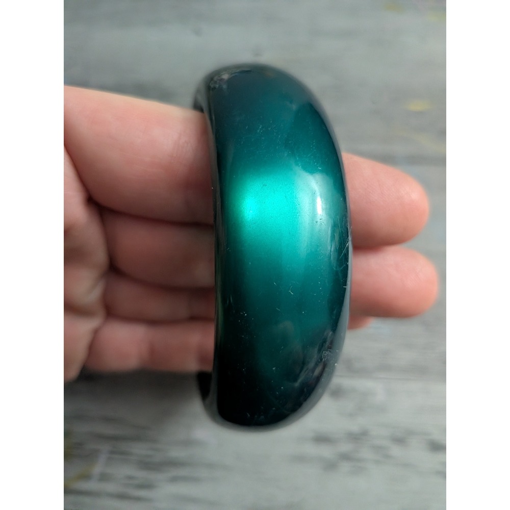 Vintage Emerald Green Chunky Moonglow Lucite Bangle Bracelet
